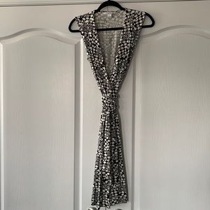 EUC Diane Von Furstenberg wrap dress